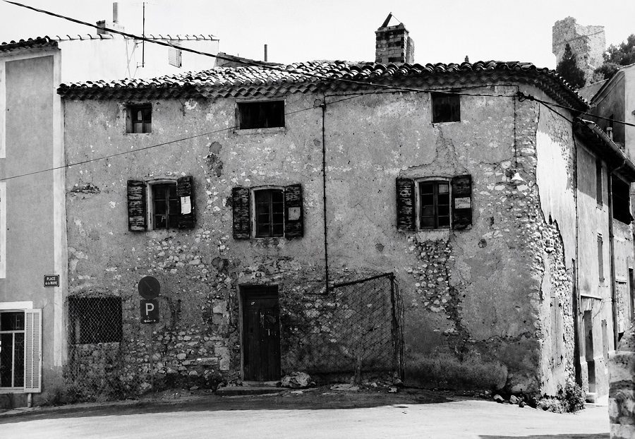 Maison du village.