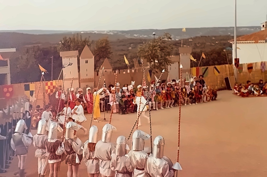 Fête scolaire de fin d'année — recto